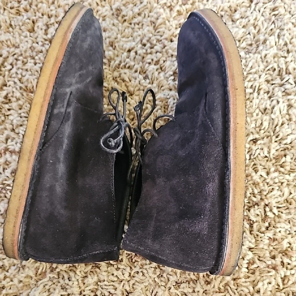 Vince Size 6 Black Suede Chukka Boots with Crepe Sole Made In Italy